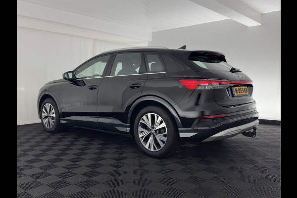 Audi Q4 e-tron 40 Launch Edition Advanced 77 kWh [ 3-Fase ] {SOH-88%} (INCL-BTW) *MATRIX-LED | NAVI-FULLMAP | KEYLESS | CAMERA | DIGI-COCKPIT | DAB | AMBIENT-LIGHT | HEATED-SPORTSEATS | TOWBAR | 19''ALU*