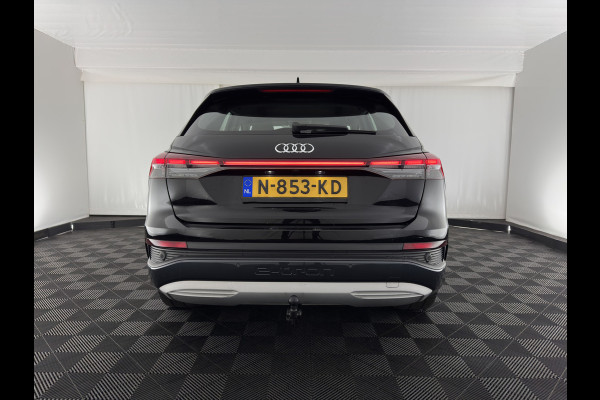 Audi Q4 e-tron 40 Launch Edition Advanced 77 kWh [ 3-Fase ] {SOH-88%} (INCL-BTW) *MATRIX-LED | NAVI-FULLMAP | KEYLESS | CAMERA | DIGI-COCKPIT | DAB | AMBIENT-LIGHT | HEATED-SPORTSEATS | TOWBAR | 19''ALU*