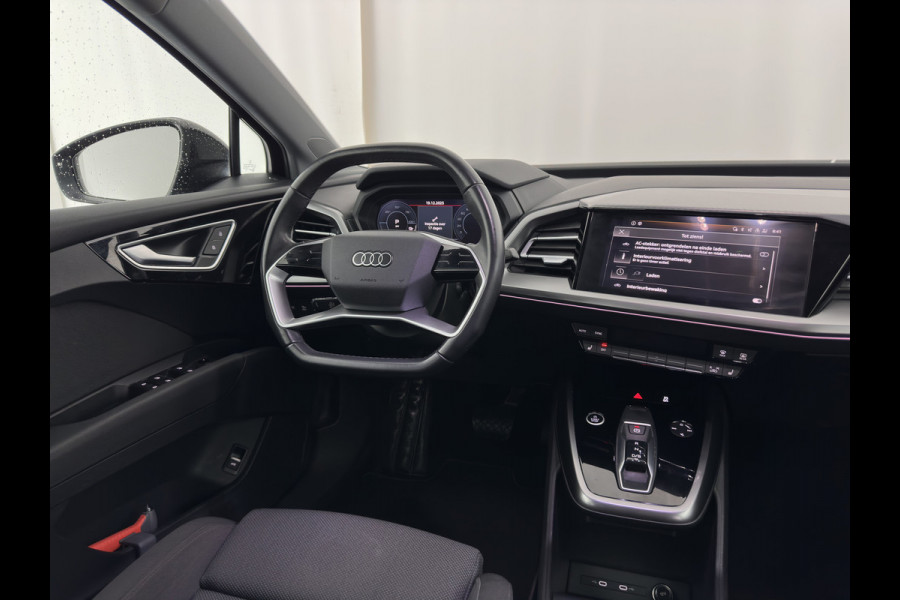 Audi Q4 e-tron 40 Launch Edition Advanced 77 kWh [ 3-Fase ] {SOH-88%} (INCL-BTW) *MATRIX-LED | NAVI-FULLMAP | KEYLESS | CAMERA | DIGI-COCKPIT | DAB | AMBIENT-LIGHT | HEATED-SPORTSEATS | TOWBAR | 19''ALU*