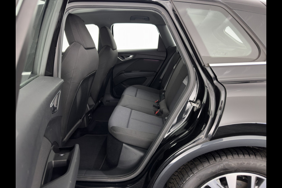 Audi Q4 e-tron 40 Launch Edition Advanced 77 kWh [ 3-Fase ] {SOH-88%} (INCL-BTW) *MATRIX-LED | NAVI-FULLMAP | KEYLESS | CAMERA | DIGI-COCKPIT | DAB | AMBIENT-LIGHT | HEATED-SPORTSEATS | TOWBAR | 19''ALU*