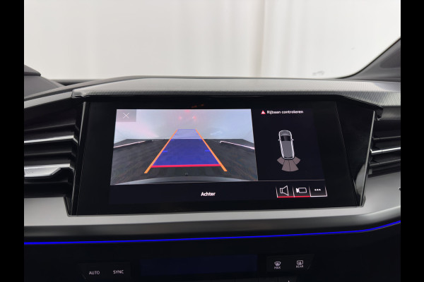 Audi Q4 e-tron 40 Launch Edition Advanced 77 kWh [ 3-Fase ] {SOH-88%} (INCL-BTW) *MATRIX-LED | NAVI-FULLMAP | KEYLESS | CAMERA | DIGI-COCKPIT | DAB | AMBIENT-LIGHT | HEATED-SPORTSEATS | TOWBAR | 19''ALU*