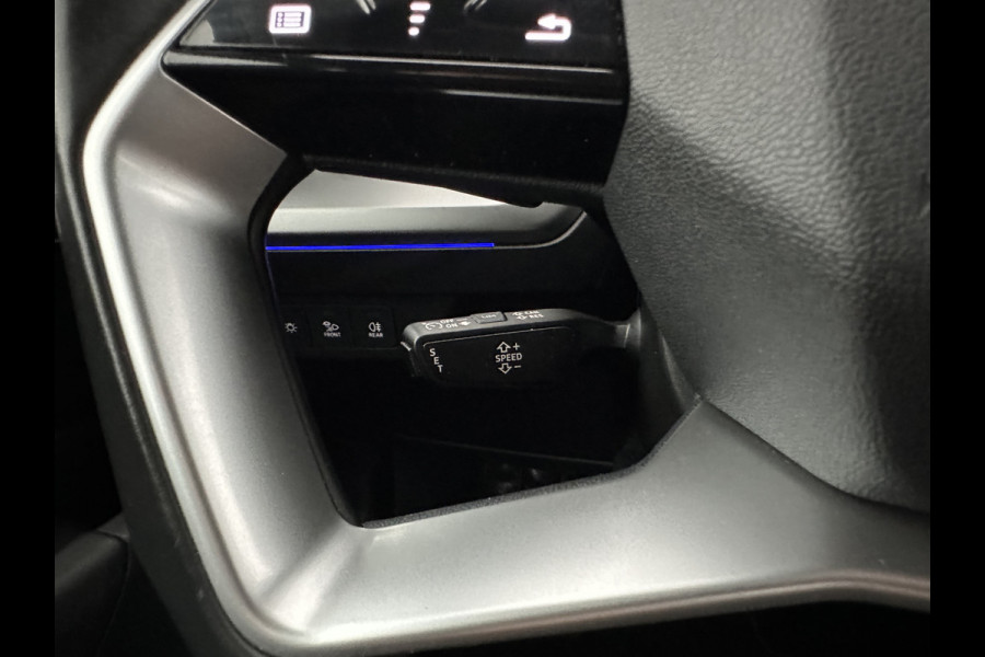 Audi Q4 e-tron 40 Launch Edition Advanced 77 kWh [ 3-Fase ] {SOH-88%} (INCL-BTW) *MATRIX-LED | NAVI-FULLMAP | KEYLESS | CAMERA | DIGI-COCKPIT | DAB | AMBIENT-LIGHT | HEATED-SPORTSEATS | TOWBAR | 19''ALU*