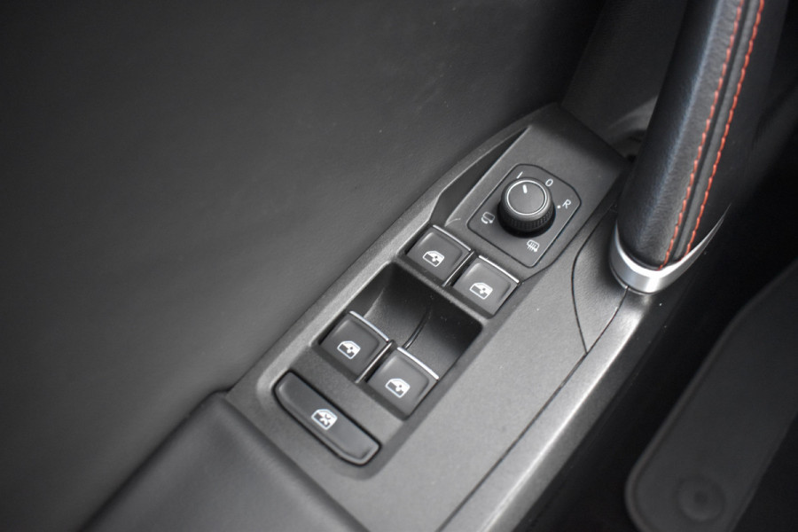 Seat Leon Sportstourer 1.5 TSI 150pk FR Launch Edition / Carplay / Navi /  17"LM / Adap. Cruise /