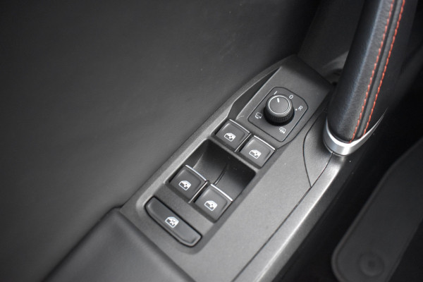 Seat Leon Sportstourer 1.5 TSI 150pk FR Launch Edition / Carplay / Navi /  17"LM / Adap. Cruise /