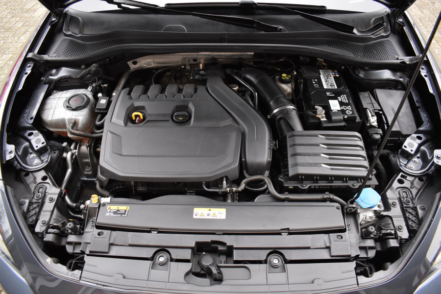 Seat Leon Sportstourer 1.5 TSI 150pk FR Launch Edition / Carplay / Navi /  17"LM / Adap. Cruise /