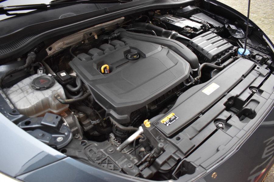 Seat Leon Sportstourer 1.5 TSI 150pk FR Launch Edition / Carplay / Navi /  17"LM / Adap. Cruise /