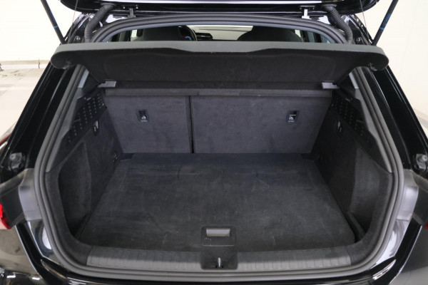 Audi A3 Sportback 30 TFSI Attitude Automaat - N.A.P. Airco, Cruise, Navi, PDC.