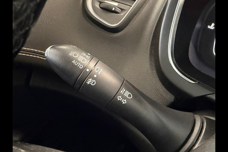 Renault Grand Scénic 1.2 TCe Initiale Paris 7p PANORAMADAK LEDER NAVIGATIE CAMERA STOELVERWARMING CRUISE PDC START/STOP KEYLESS-GO