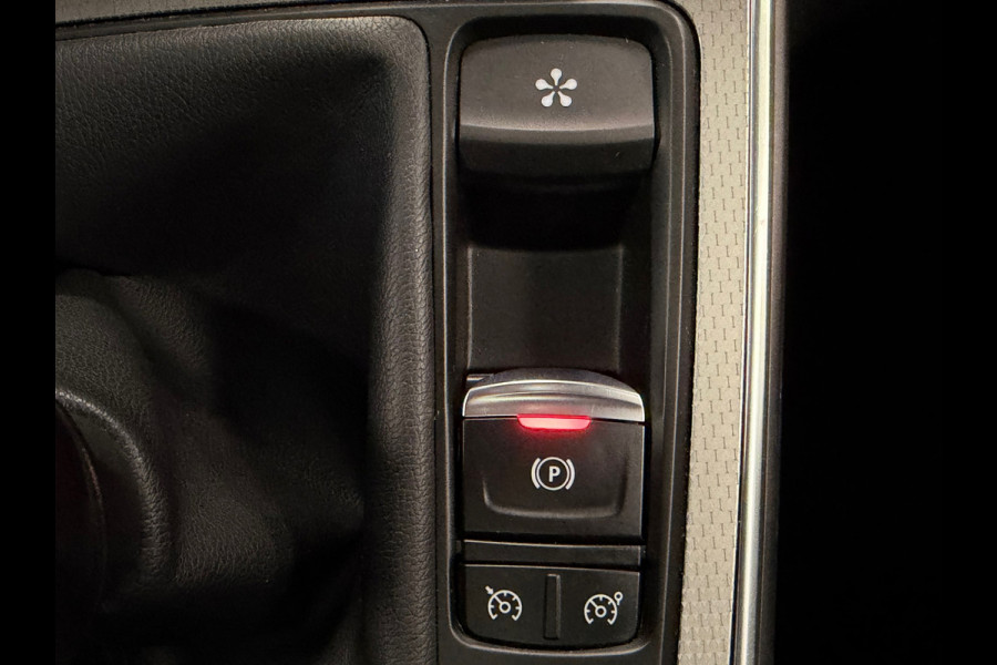 Renault Grand Scénic 1.2 TCe Initiale Paris 7p PANORAMADAK LEDER NAVIGATIE CAMERA STOELVERWARMING CRUISE PDC START/STOP KEYLESS-GO