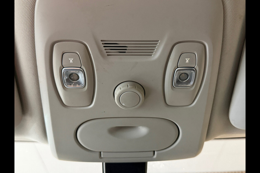 Renault Grand Scénic 1.2 TCe Initiale Paris 7p PANORAMADAK LEDER NAVIGATIE CAMERA STOELVERWARMING CRUISE PDC START/STOP KEYLESS-GO