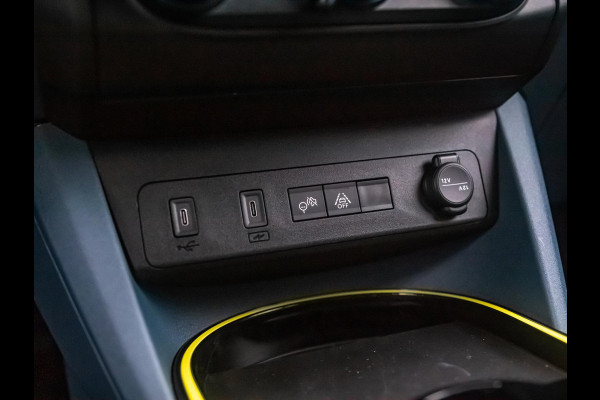 Fiat Grande Panda 1.2 Hybrid Edizione Nero | Automaat | PDC | Airco | Apple Carplay | Cruise | Pack Style |16" All Season banden