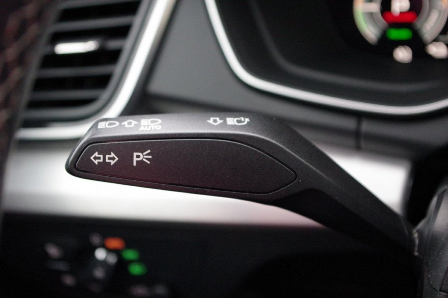 Audi Q5 50 TFSI e 300 PK S-Line Edition PHEV, Panoramadak, RS-Leder, Carplay, Camera