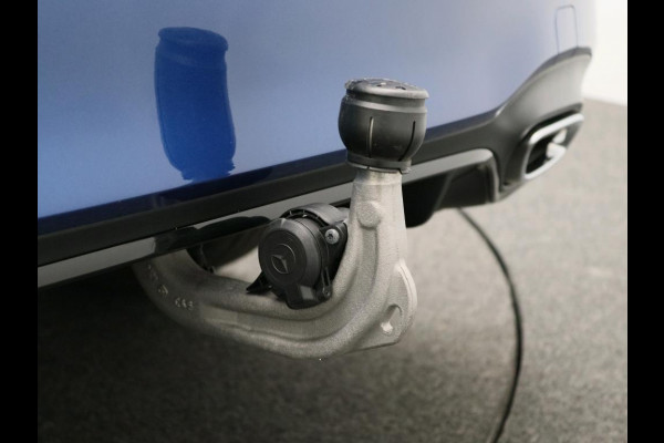 Mercedes-Benz A-Klasse 250 e AMG Plug-In Hybride AMG Line | Night Pakket | Trekhaak | Sfeerverlichting  | Achteruitrijcamera | Stuur en Stoelverwarming. Inclusief 24 maanden MB Certified garantie voor Europa.