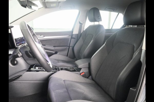 Volkswagen Golf 1.5 eHybrid Style Edition 204 pk Automaat (DSG) | Verlengde garantie | Navigatie | Parkeersensoren (Park assist) | Rondomzicht camera | Elektr. bestuurdersstoel | Stoelverwarming |