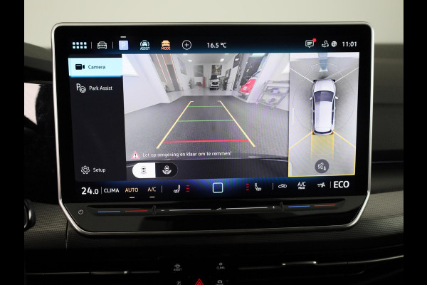 Volkswagen Golf 1.5 eHybrid Style Edition 204 pk Automaat (DSG) | Verlengde garantie | Navigatie | Parkeersensoren (Park assist) | Rondomzicht camera | Elektr. bestuurdersstoel | Stoelverwarming |