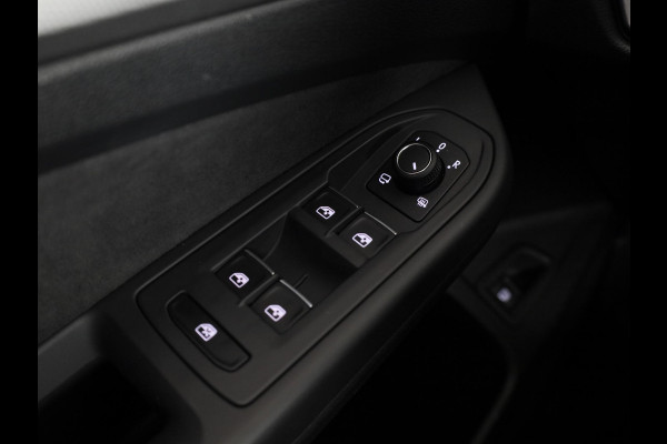 Volkswagen Golf 1.5 eHybrid Style Edition 204 pk Automaat (DSG) | Verlengde garantie | Navigatie | Parkeersensoren (Park assist) | Rondomzicht camera | Elektr. bestuurdersstoel | Stoelverwarming |