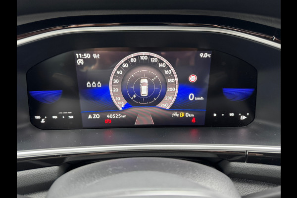 Volkswagen T-Roc 1.0 TSI R-Line * Camera * IQ Light * Massage * Stoelverwarming *