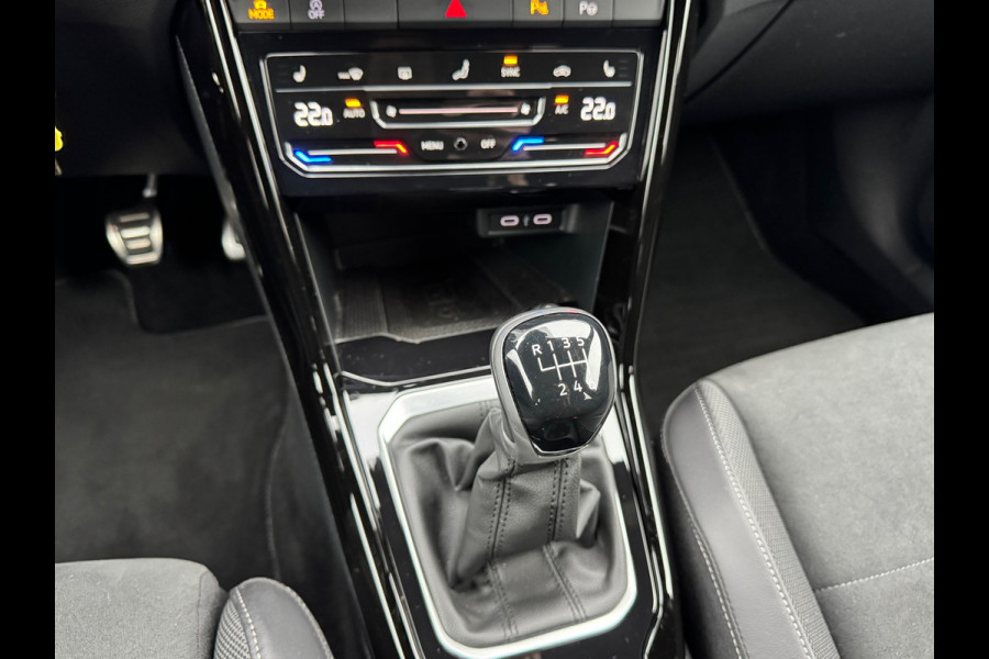Volkswagen T-Roc 1.0 TSI R-Line * Camera * IQ Light * Massage * Stoelverwarming *