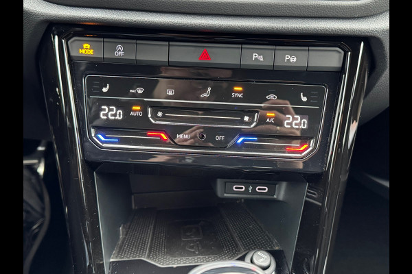 Volkswagen T-Roc 1.0 TSI R-Line * Camera * IQ Light * Massage * Stoelverwarming *