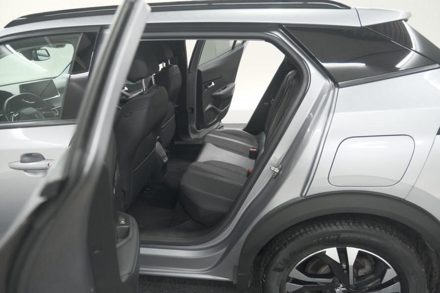 Peugeot e-2008 EV Allure 50 kWh | SOH=96.7 % | 3 Fase Laadfunctie | Camera | Navigatie | Parkeersensoren | Apple Carplay