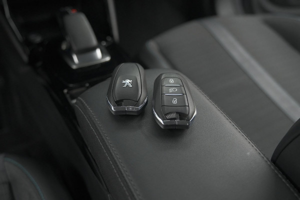 Peugeot e-2008 EV Allure 50 kWh | SOH=96.7 % | 3 Fase Laadfunctie | Camera | Navigatie | Parkeersensoren | Apple Carplay