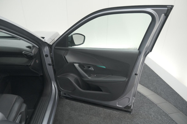Peugeot e-2008 EV Allure 50 kWh | SOH=96.7 % | 3 Fase Laadfunctie | Camera | Navigatie | Parkeersensoren | Apple Carplay