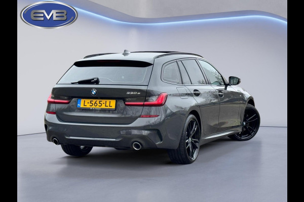 BMW 3 Serie Touring 330e M sport individual, dravitgrau, panoramadak ,laser,elec bedienbare trekhaak, vol opties, nl auto met nap