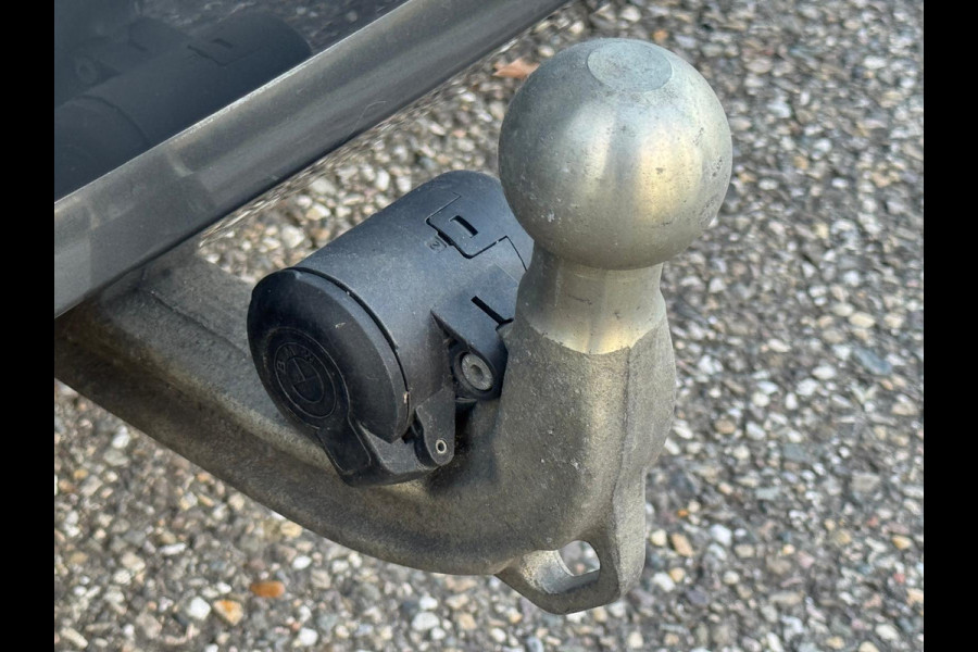 BMW 3 Serie Touring 330e M sport individual, dravitgrau, panoramadak ,laser,elec bedienbare trekhaak, vol opties, nl auto met nap