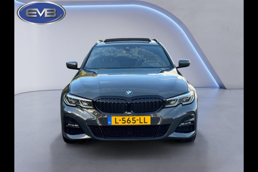 BMW 3 Serie Touring 330e M sport individual, dravitgrau, panoramadak ,laser,elec bedienbare trekhaak, vol opties, nl auto met nap