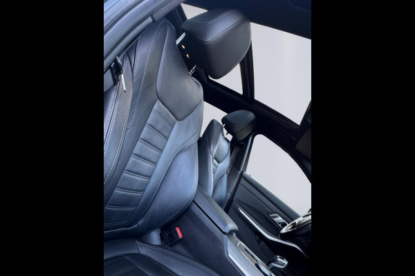 BMW 3 Serie Touring 330e M sport individual, dravitgrau, panoramadak ,laser,elec bedienbare trekhaak, vol opties, nl auto met nap