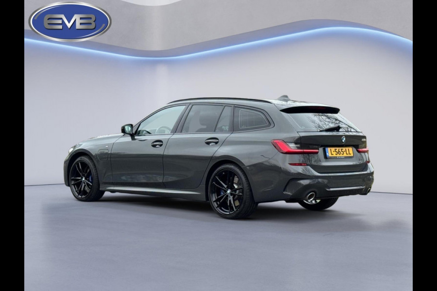BMW 3 Serie Touring 330e M sport individual, dravitgrau, panoramadak ,laser,elec bedienbare trekhaak, vol opties, nl auto met nap