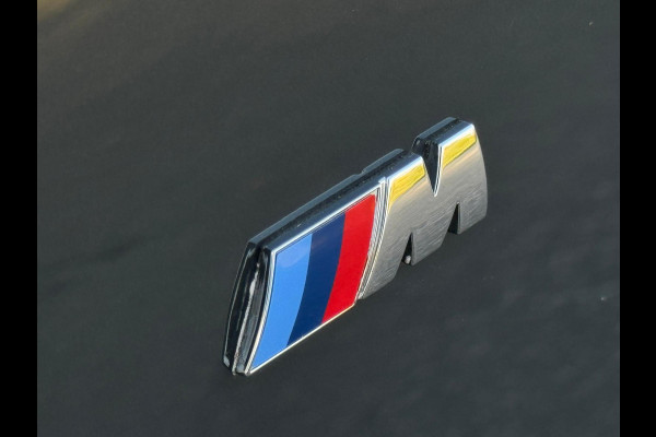 BMW 3 Serie Touring 330e M sport individual, dravitgrau, panoramadak ,laser,elec bedienbare trekhaak, vol opties, nl auto met nap