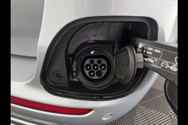 Mercedes-Benz E-Klasse Estate 300 de Luxury Line ( Plug-in ) (INCL-BTW) Aut. *LEATHER | FULL-LED | WIDESCREEN-COCKPIT | BLIND-SPOT | AMBIENT-LIGHT | HEATED-SPORTSEATS | CAMERA | DAB+ | NAVI-FULLMAP | PDC | ADAPTIVE-CRUISE | ECC | 18''ALU*