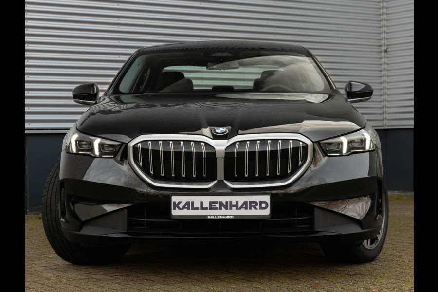 BMW 5 Serie 520i - Sportstoelen - Stoelverwarming - Camera - Driving Assistant