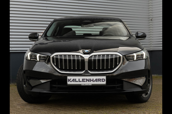 BMW 5 Serie 520i - Sportstoelen - Stoelverwarming - Camera - Driving Assistant