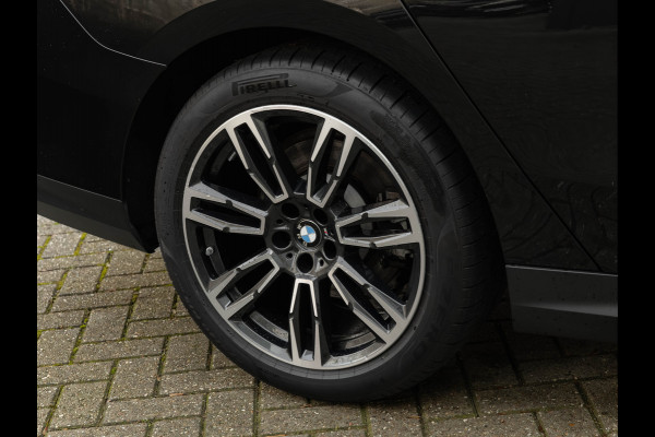 BMW 5 Serie 520i - Sportstoelen - Stoelverwarming - Camera - Driving Assistant