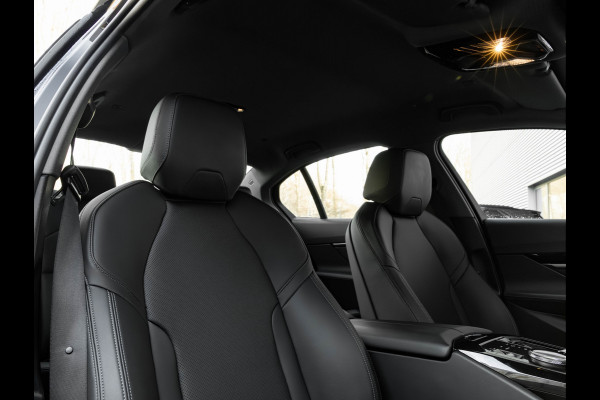 BMW 5 Serie 520i - Sportstoelen - Stoelverwarming - Camera - Driving Assistant