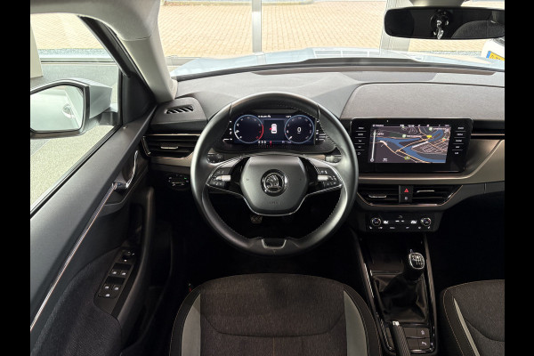 Škoda Kamiq 1.0 TSi 110pk Business Edition LED/VIRTUAL/NAVI/CARPLAY/DAB/PDC/WINTERPACK