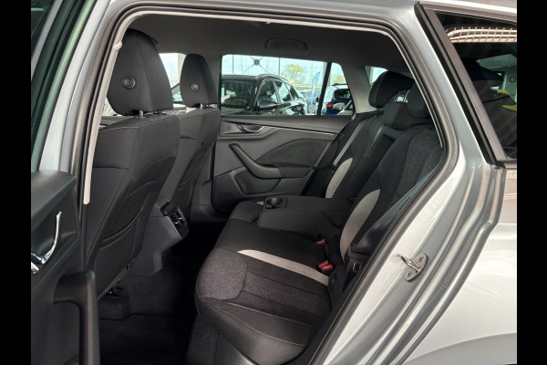 Škoda Kamiq 1.0 TSi 110pk Business Edition LED/VIRTUAL/NAVI/CARPLAY/DAB/PDC/WINTERPACK