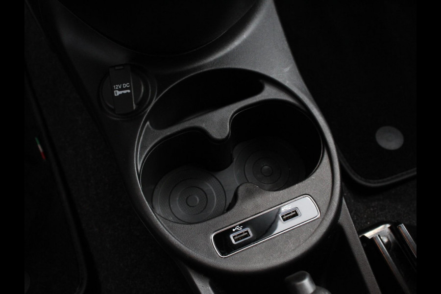 Fiat 500 1.0 Hybrid Lounge+ Airco | Cruise control | Parkeersensor achter | Radio | Navigatie | Apple Carplay/ Android Auto | Lichtmetalen velgen