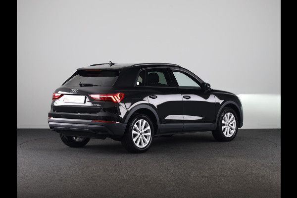 Audi Q3 45 TFSI e Business Edition 245 pk S-tronic | Navigatie | Parkeersensoren | LED koplampen | Stoelverwarming | S-Line interieur |