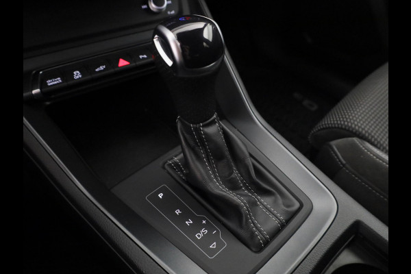 Audi Q3 45 TFSI e Business Edition 245 pk S-tronic | Navigatie | Parkeersensoren | LED koplampen | Stoelverwarming | S-Line interieur |