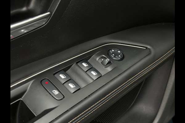 Peugeot 5008 1.6 e-THP GT-Line Pano / Navi / Dealer Onderhouden / Camera /