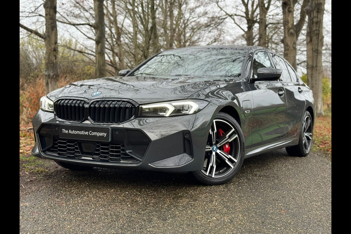 BMW 3-serie 330e High Executive M Sport |H&K|Dravitgrau|Head Up|