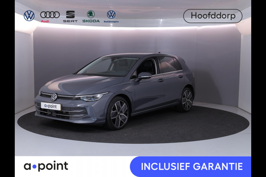 Volkswagen Golf 1.5 eHybrid Style Edition 204 pk Automaat (DSG) | Verlengde garantie | Navigatie | Parkeersensoren (Park assist) | Rondomzicht camera | Elektr. bestuurdersstoel | Stoelverwarming |
