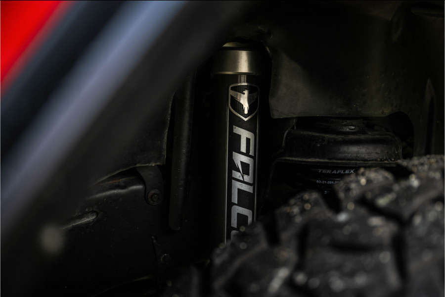 Jeep Wrangler Unlimited 2.0T - Method velgen 20" - Liftkit - Dakrek - stalen V&A bumper