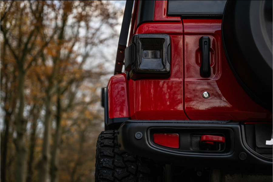 Jeep Wrangler Unlimited 2.0T - Method velgen 20" - Liftkit - Dakrek - stalen V&A bumper