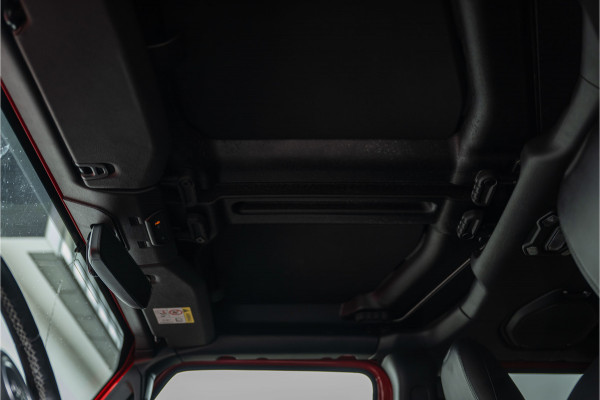 Jeep Wrangler Unlimited 2.0T - Method velgen 20" - Liftkit - Dakrek - stalen V&A bumper