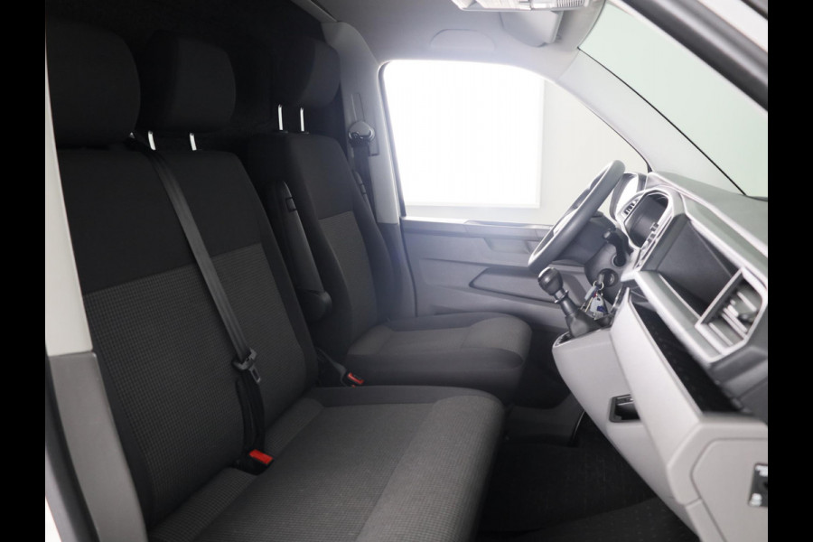 Volkswagen Transporter 2.0 TDI L2H1 28 Economy Business 110 PK | Navigatie via app | parkeersensoren | Cruise control |
