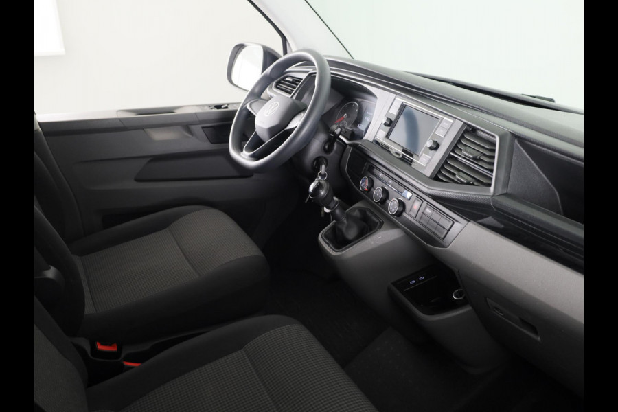 Volkswagen Transporter 2.0 TDI L2H1 28 Economy Business 110 PK | Navigatie via app | parkeersensoren | Cruise control |